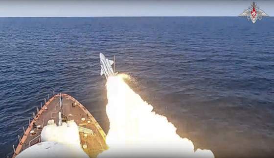rusko nacvicuje odpalovanie rakiet v ciernom mori aj uzavretie oblasti pre lodnu dopravu
