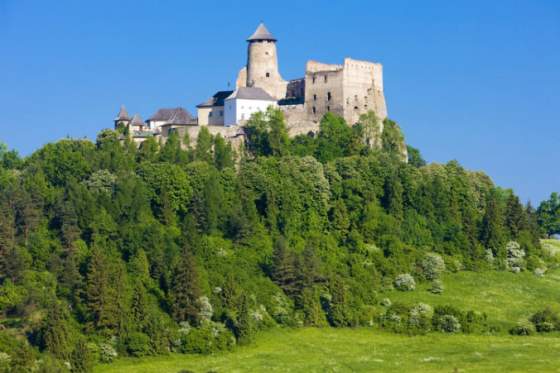 hrad lubovna sa pripravuje na jednu z poslednych velkych obnov stat bude vyse miliona eur