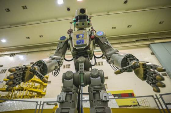 Video: Raketa Sojuz-2 sa pripojila k vesmírnej stanici ISS, robot Fedor sa ospravedlnil za meškanie