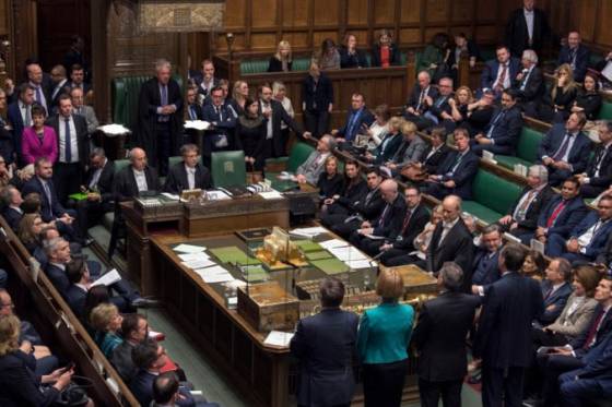 britski poslanci ukoncia svoje dovolenky a v parlamente budu diskutovat o situacii v afganistane