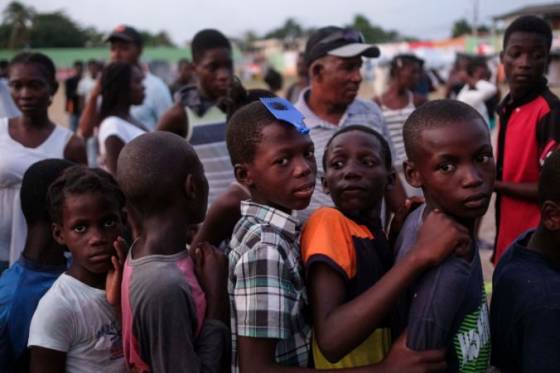 europska unia pomaha haiti do krajiny uz poslala desiatky ton potrebneho materialu