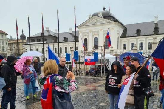 policia voci demonstrantom nema zviazane ruky dav podla odbornika vytrznikov pred zatknutim neochrani