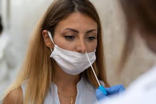 Koronavírus: V slovenských nemocniciach ubudli hospitalizovaní pacienti, PCR testy odhalili 33 nakazených 