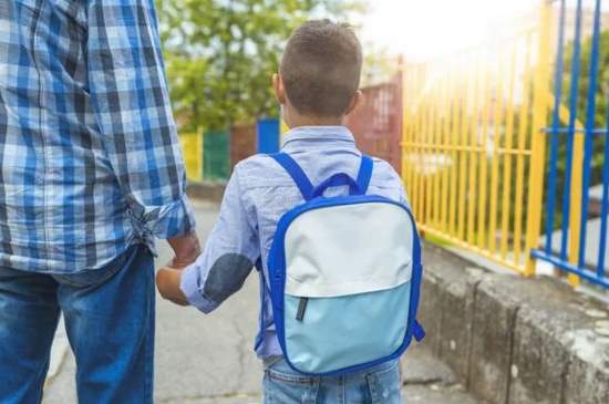 Ako vybrať školskú tašku pre vaše dieťa? Pozor si treba dať na správnu hmotnosť 