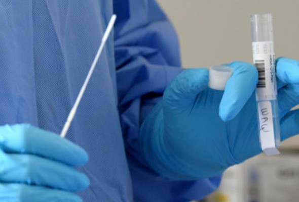 Koronavírus: Slovensko hlási po testoch viac ako tisíc nakazených, pribudlo niekoľko úmrtí 