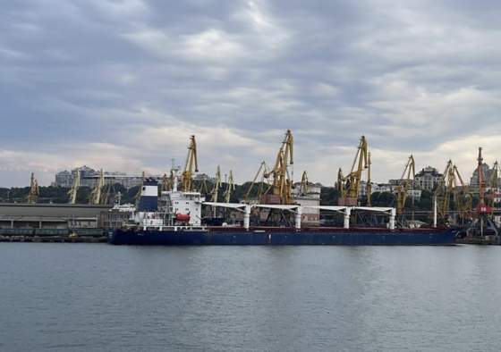 ukrajina otvorila registraciu pre obchodne lode v ciernom mori chce prekonat potravinovu krizu