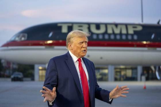 trump po zatknuti stravil vo vazbe dvadsat minut prepusteny bol na kauciu