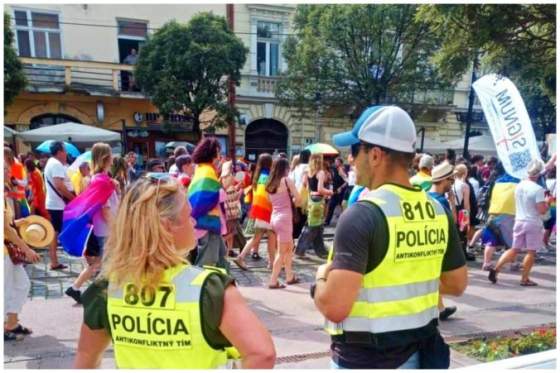 policia musela zasahovat na kosickom pride priebeh festivalu bol napriek tomu pokojny a bez zraneni