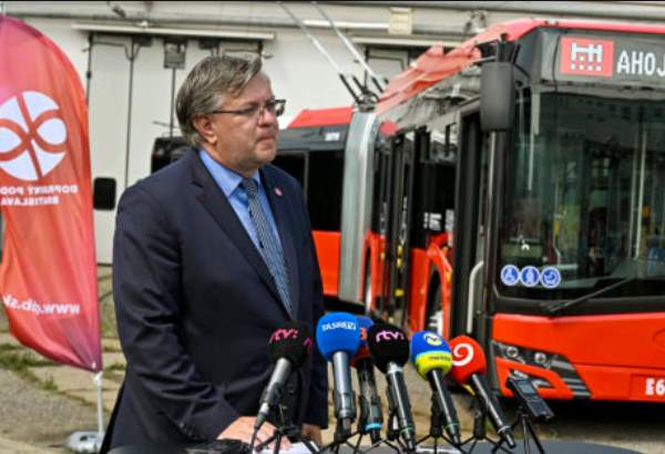 bratislava predstavila novy model elektricky a hybridneho trolejbusu 60 milionov eur cerpala aj z eurofondov foto