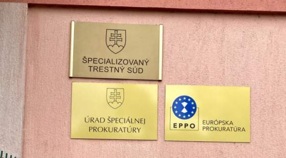 zalobou proti slovenskej republike chcel ziskat viac ako 75 milionov eur teraz celi obvineniu z pokusu o podvod