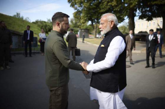 indicky premier modi navstivil ukrajinu stretol sa so zelenskym a vzdal hold detom zabitym vo vojne foto