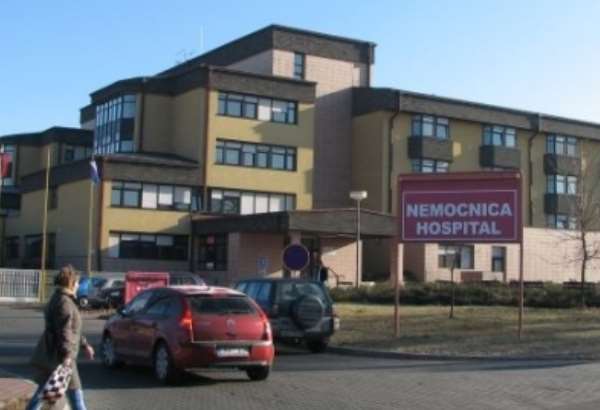 nemocnica v liptovskom mikulasi je na pokraji kolapsu chyba 13 lekarov a primator mesta odovzdal uz druhu peticiu