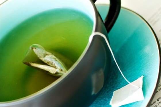 Tínedžerka takmer doplatila na pitie zeleného čaju. Tento čaj môže naše telo aj poškodiť.
