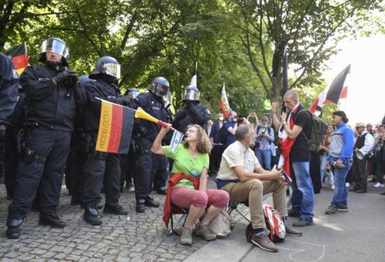 Demonštranti v Berlíne musia nosiť rúška, ale budú platiť aj výnimky