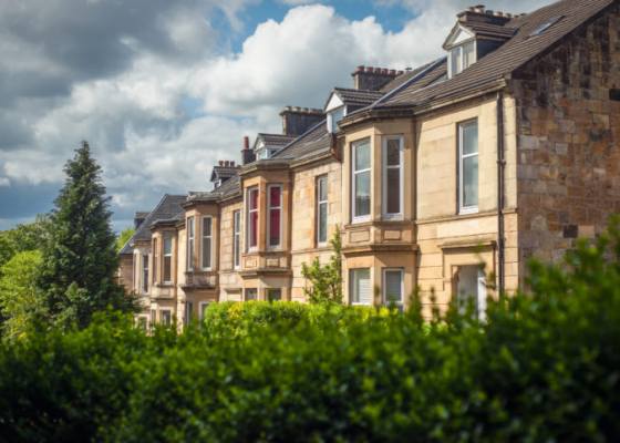 Ceny domov v Británii dosiahli nové maximum, priemerná cena presahuje dvestotisíc libier