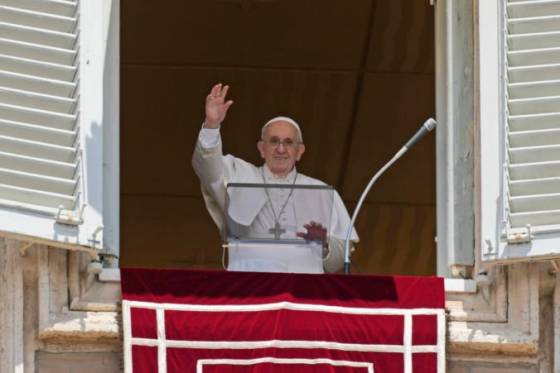 vlada schvalila viac ako dva miliony eur na dofinancovanie navstevy papeza frantiska