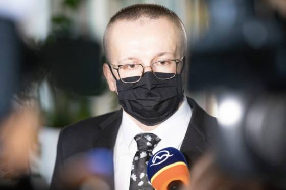 Exšéf SIS Pčolinský po prepustení hovorí o vojne bezpečnostných zložiek, zodpovední sú aj politici