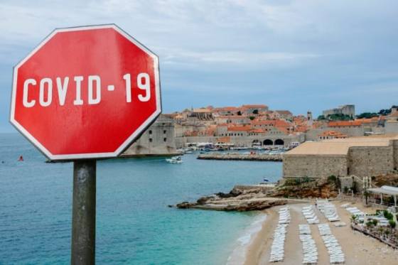 ECDC prefarbilo Chorvátsko na červeno, v krajine sa však nachádza viac turistov ako pred pandémiou