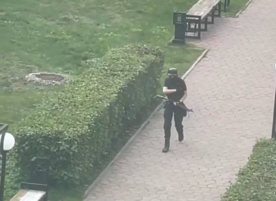 na univerzite v perme sa strielalo niektori studenti vyskakovali z okien video foto