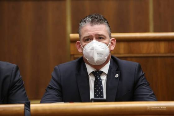 odvolavanie ministra mikulca sa zacalo navrh predlozila strana smer sd nazivo