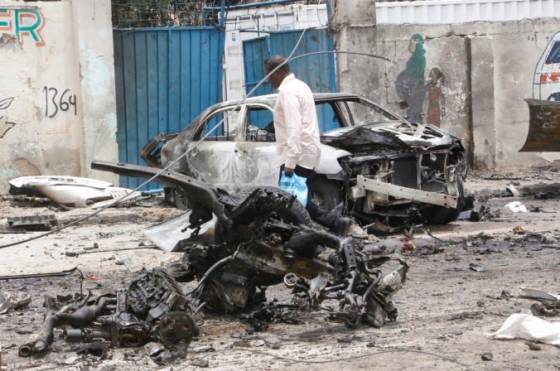 Blízko prezidentského paláca v Mogadiše explodovalo auto naložené výbušninami, najmenej osem ľudí zahynulo