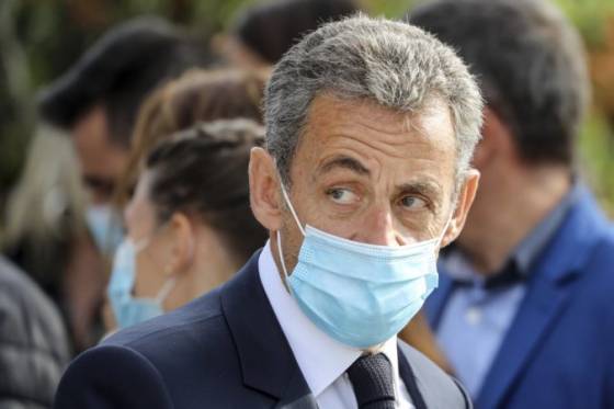 byvaleho francuzskeho prezidenta sarkozyho uznali vinnym z domaceho vazenia sa nepohne rok