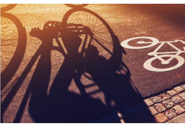 Cyklisti a chodci požadujú zvýšenie bezpečnosti, ministerstvo dopravy prijalo petíciu 