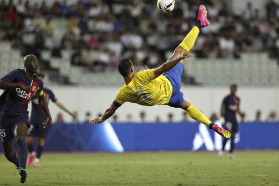 cristiano ronaldo je pred kvalifikacnym zapasom proti slovensku vo forme stanovil historicky golovy rekord
