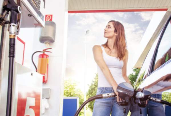 slovaci by podla analytikov s poklesom cien nafty a benzinov nemali pocitat zvysovanie uz trva vyse mesiaca