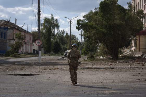 ukrajina hlasi najnovsie ruske straty moskva prisla za den o 1 170 vojakov a 20 obrnenych bojovych vozidiel