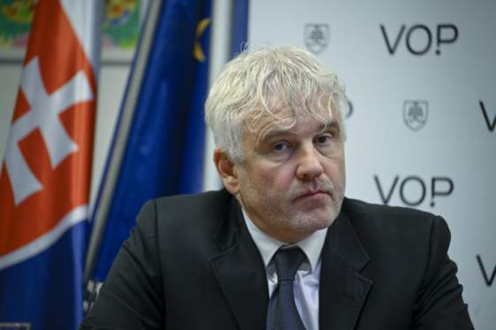 komisar pre deti nesuhlasi so zamerom huliaka zriadovat statne kasina kroky ministra povazuje za destrukcne voci mladym