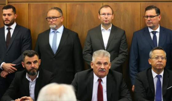 vylucenie poslanca nie je riesenie podla richtera je pre koaliciu najdolezitejsie zachovanie cisel pri hlasovani