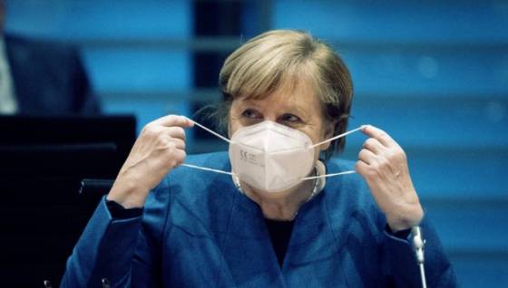 Koronavírus láme v Nemecku rekordy, Merkelová chce zavedenie čiastočného lockdownu