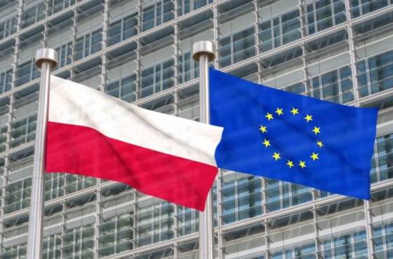legislativa v polsku je v rozpore so zakonmi eu ustavny sud ukoncil mesiace sudnych konani