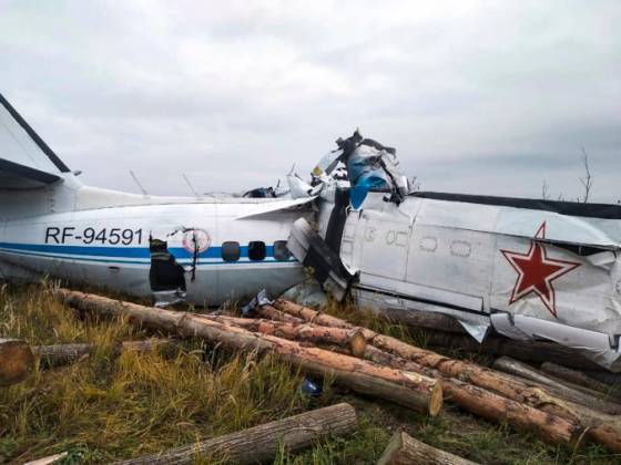 v rusku padlo lietadlo s 22 ludmi na palube vacsina pasazierov je mrtva