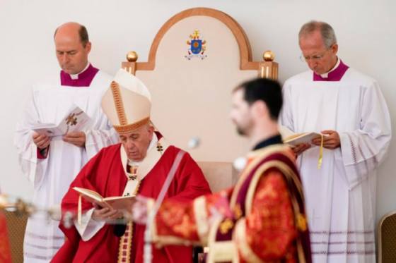 presovsky arcibiskup babjak ocenil desiatky ludi ktori pomahali pocas navstevy papeza frantiska