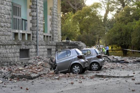 albansko zasiahlo zemetrasenie ktore po sebe zanechalo materialne skody