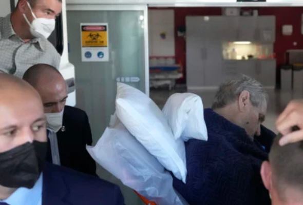 Český prezident Zeman musel byť opäť hospitalizovaný, lekár o diagnóze hovoriť nemôže 