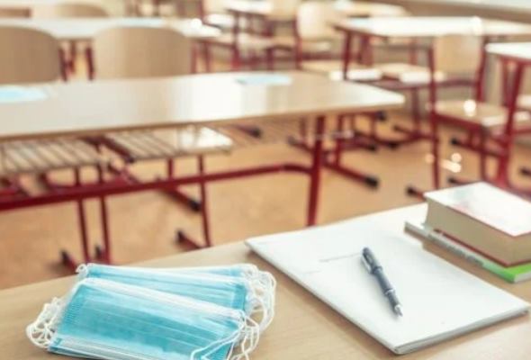 Koronavírus zatvára triedy v Košiciach, v karanténe sú aj nezaočkovaní učitelia 