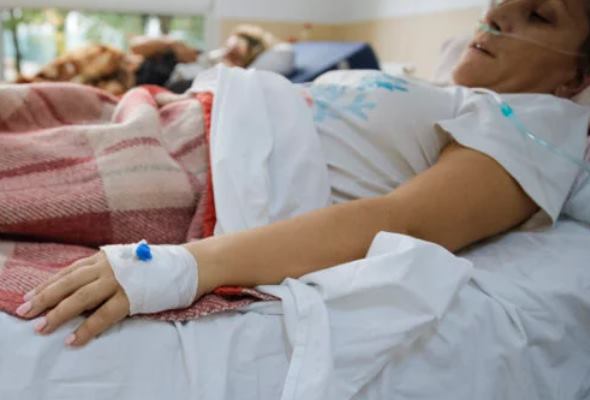 pocet infikovanych cechov sa zdvojnasobil v nemocniciach lezi viac ako tisic pacientov s koronavirusom