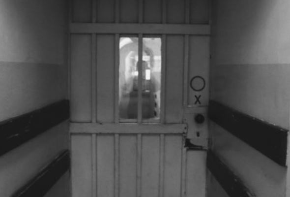 opiteho vodica sudit nebudu zomrel v cele policajneho zaistenia