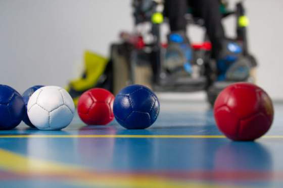 hraci zo siedmich klubov sa zucastnia na majstrovstvach slovenska v paralympijskom sporte boccia