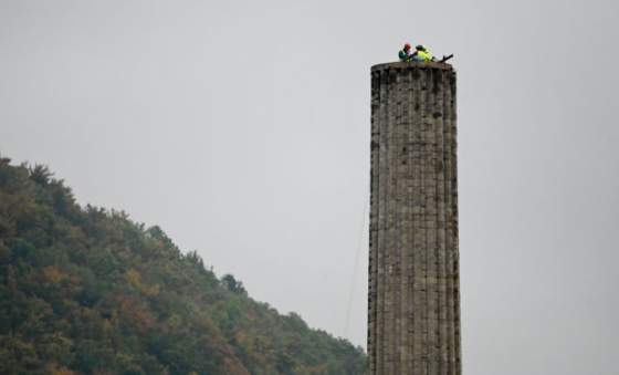 Zo širšieho centra Trenčianskych Teplíc zmizne 80-metrový komín postavený pred 55 rokmi