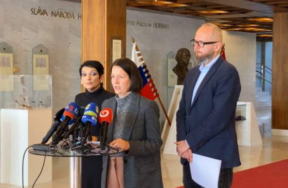 brat za brata podla progresivcov buduje paralelnu spravodajsku sluzbu hovoria o vaznej bezpecnostnej hrozbe