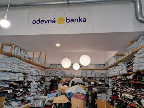 odevna banka ma zmysel za prvy rok fungovania pomohla vyse dvom tisickam rodin video foto