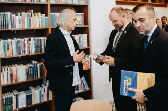 kniznica juraja fandlyho ma obnovenu citaren ukrajinsku kniznu policku aj knihy z pozostalosti antona srholca