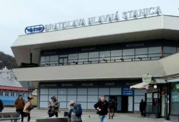 rekonstrukcia hlavnej stanice bratislava je o krok blizsie k realizacii zsr hladaju projektanta rekonstrukcie