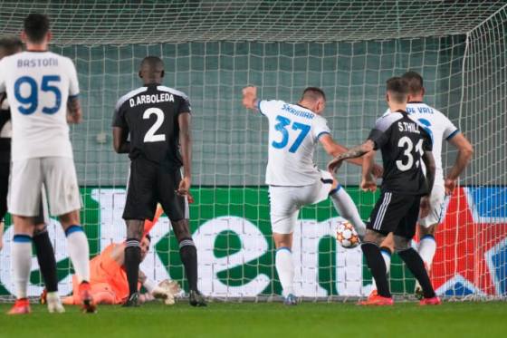 Milan Škriniar strelil svoj prvý gól v Lige majstrov, bol víťazný a venoval ho dcére (video)
