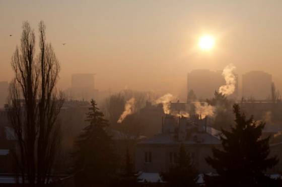 vychod slovenska zasiahol smog podla meteorologov je na vine vykurovanie pevnym palivom