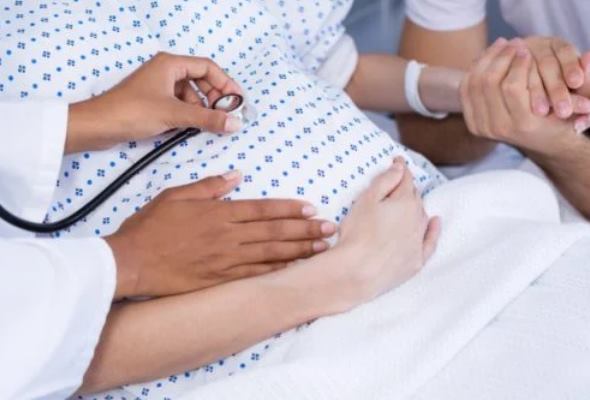 Do praxe budú zavedené jednoduchšie a lepšie postupy v starostlivosti počas tehotenstva a pôrodu 